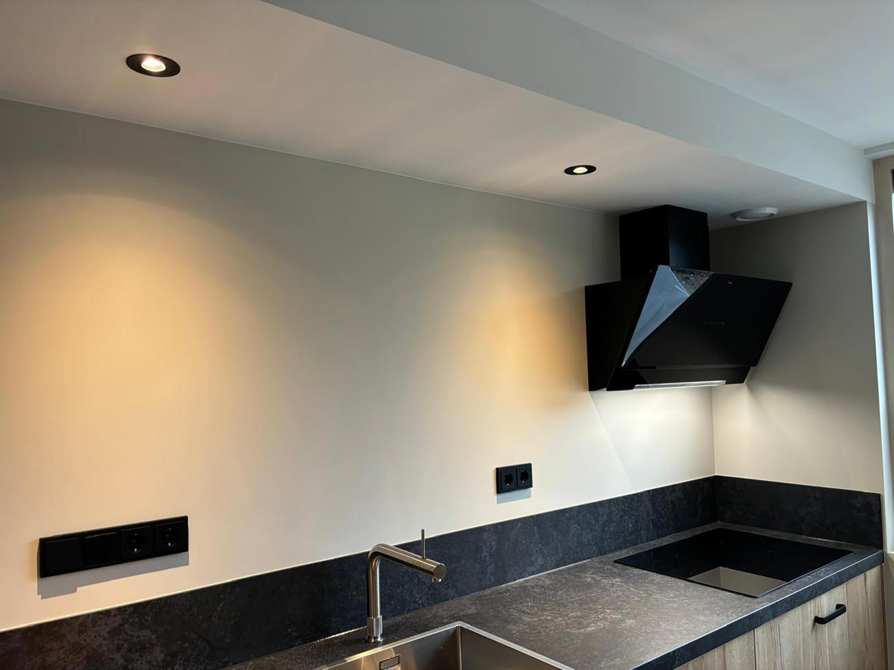 Gestuukte achterwand