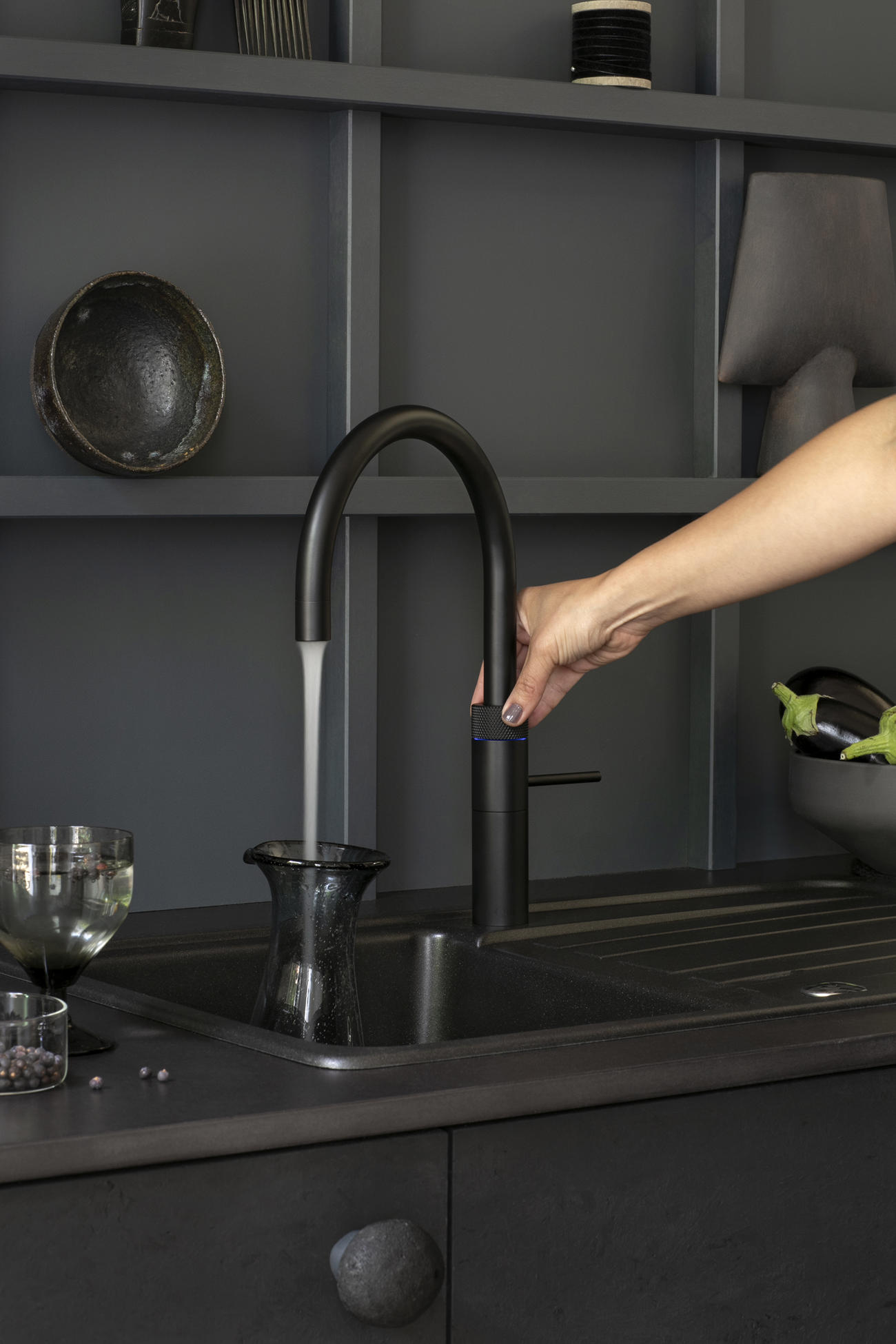 6.2 Fusion Round Black Sparkling