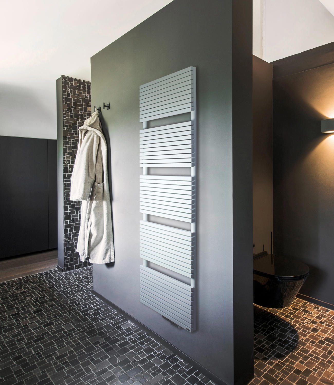 128 Carre Bath M303 Grey White January